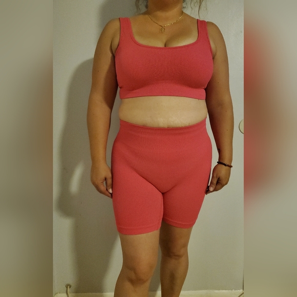 Active wear - Picture 2 of 3